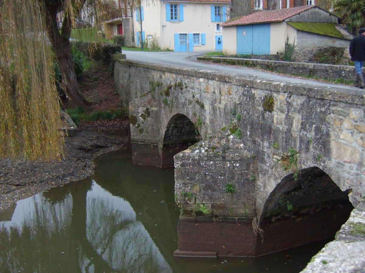 Chambres De La Porte Aux Moines Vouvant Экстерьер фото